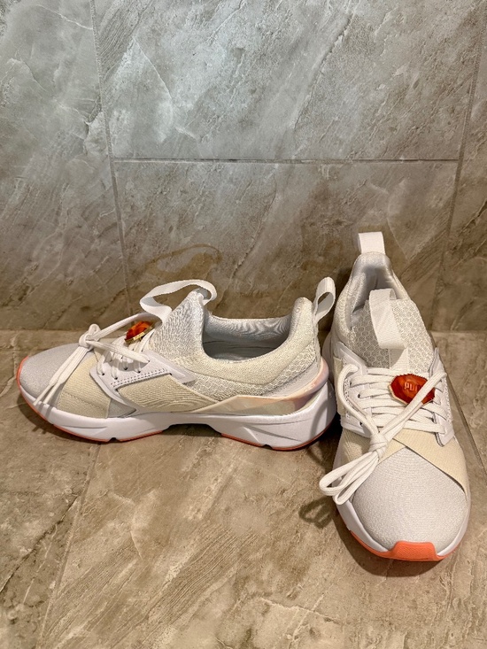 NWOT Puma Muse X5 Sneaker - Picture 2 of 9